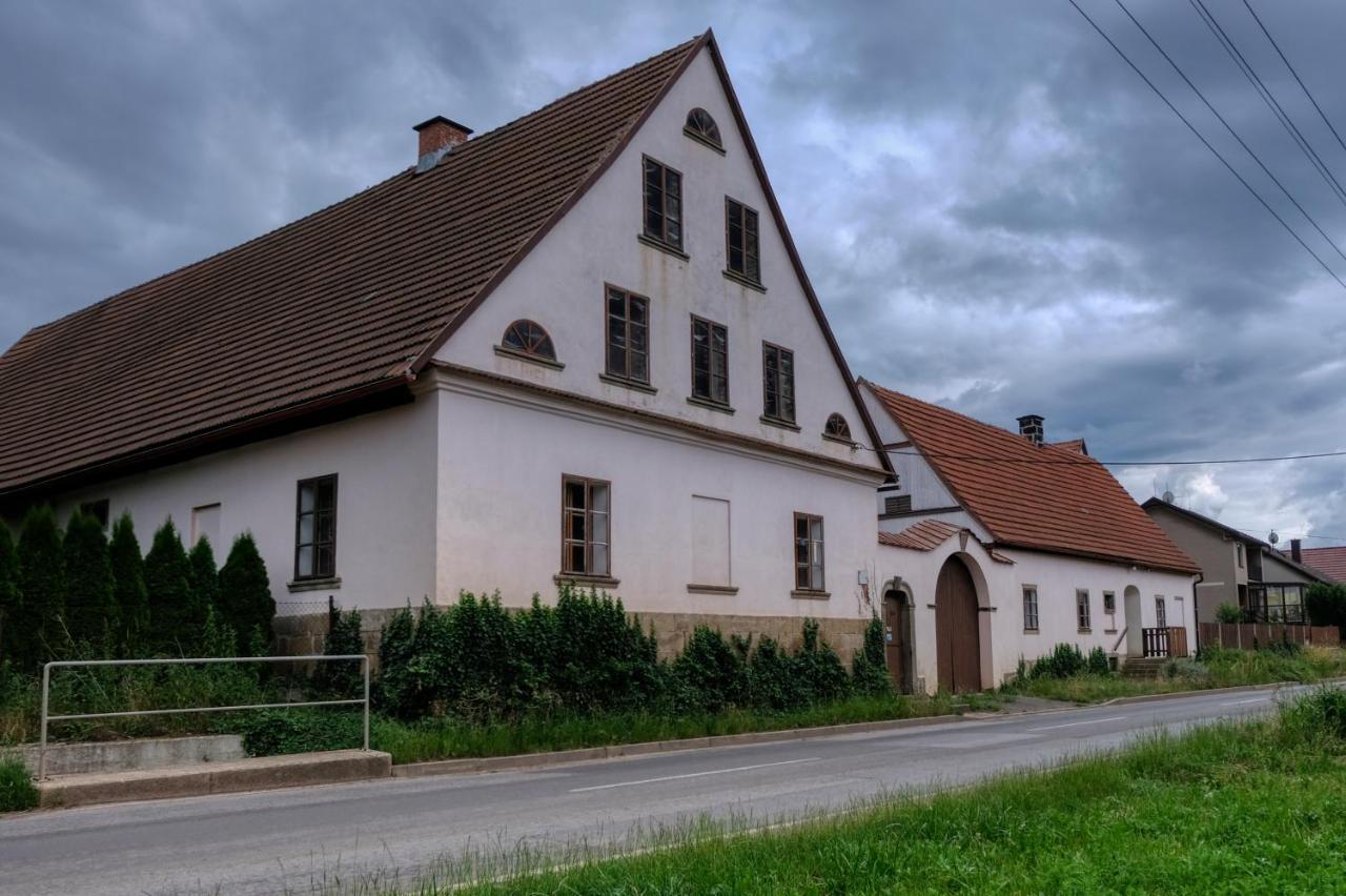 Apartmány v broumovském statku Exterior foto