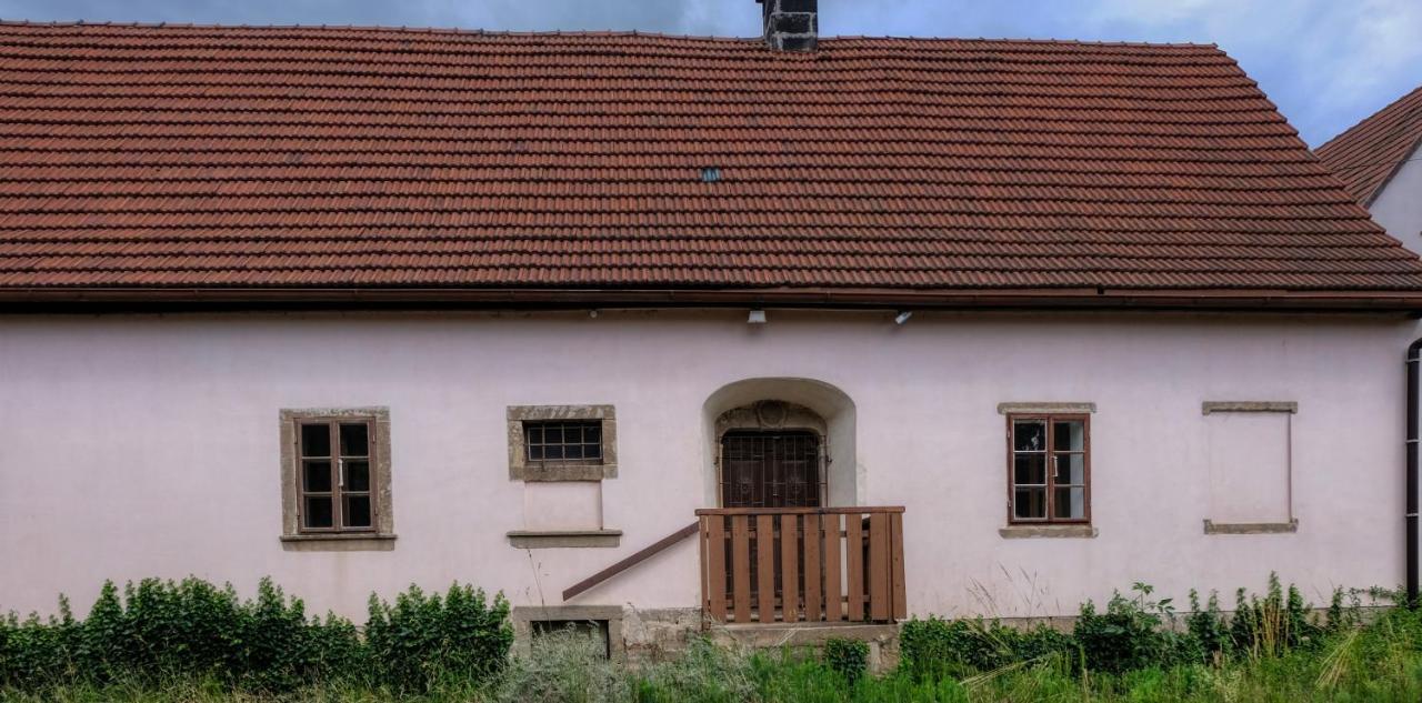 Apartmány v broumovském statku Exterior foto