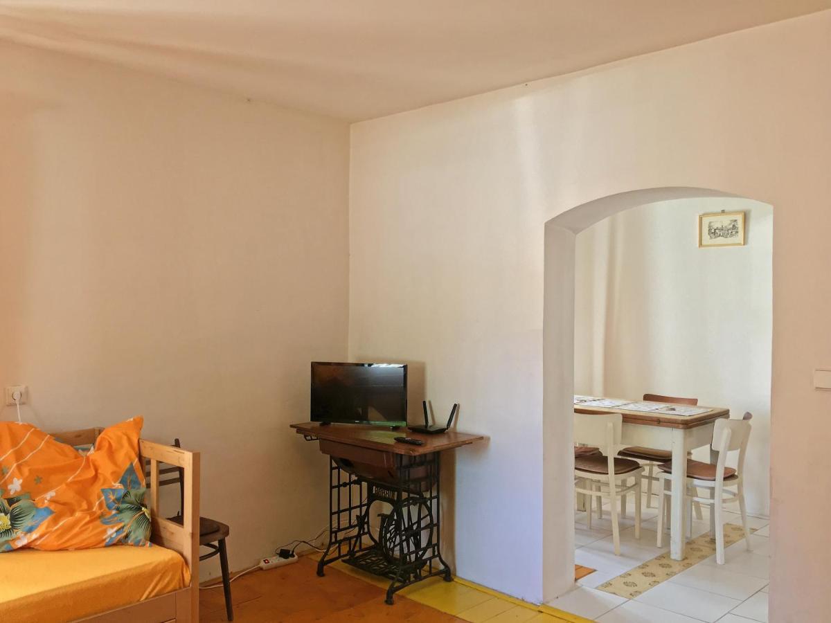 Apartmány v broumovském statku Exterior foto